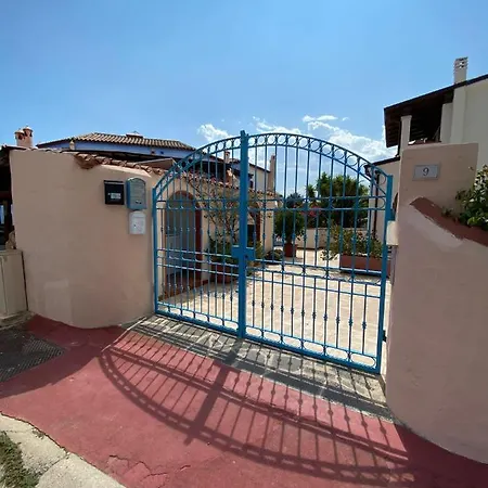 Da Zio Salvo, Esclusivo Con Veranda, A Due Passi Dal Mare! オロゼーイ