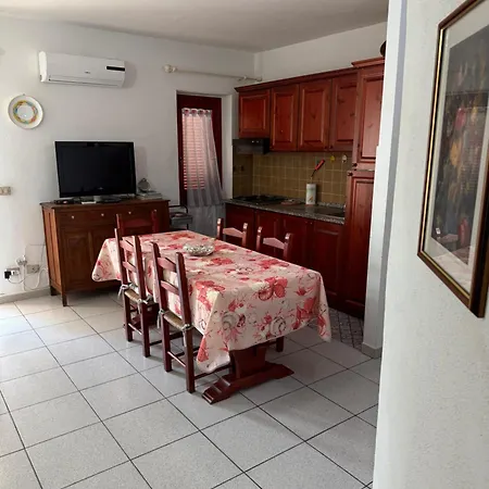 Da Zio Salvo, Esclusivo Con Veranda, A Due Passi Dal Mare!